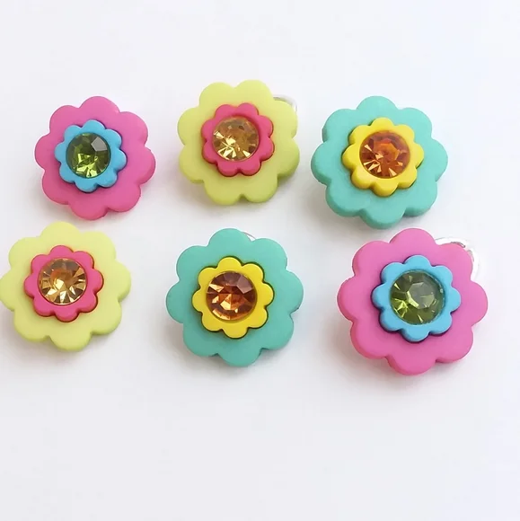 4/$20 Daisy flower shoelace charm for roller skates tennis shoes or boots - Picture 8 of 13